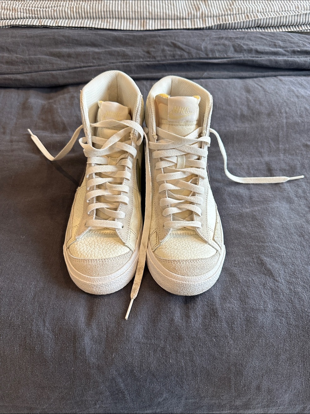 Nike High-Top Sneakers in Cream with dual color Olive and Brown Swoosh - Picture 2 of 6